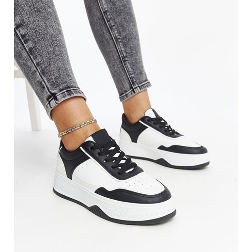 Biało-czarne sneakersy na grubszej podeszwie Rumai ze sklepu gemre w kategorii Buty sportowe damskie - zdjęcie 171164599