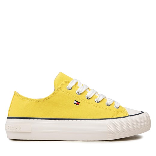 Trampki Tommy Hilfiger Low Cut Lace-Up Sneaker T3A4-32118-0890 S Yellow 200 ze sklepu eobuwie.pl w kategorii Trampki dziecięce - zdjęcie 171173495