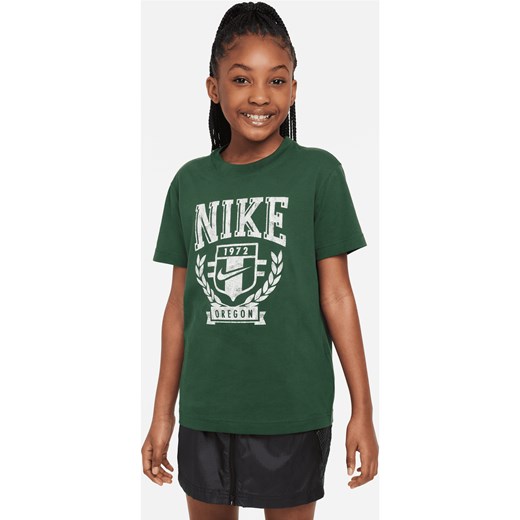 T-shirt dla dużych dzieci (dziewcząt) Nike Sportswear - Zieleń ze sklepu Nike poland w kategorii Bluzki dziewczęce - zdjęcie 171174299