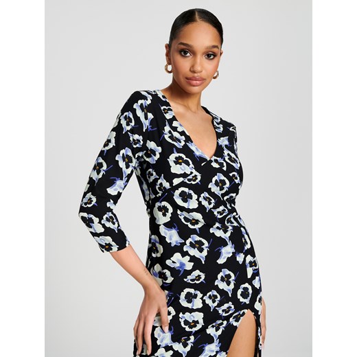 Sukienka Sinsay z tkaniny wielokolorowa w serek 