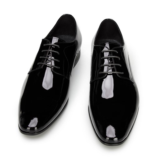 Męskie buty derby z lakierowanej skóry proste czarne ze sklepu WITTCHEN w kategorii Buty eleganckie męskie - zdjęcie 171189978