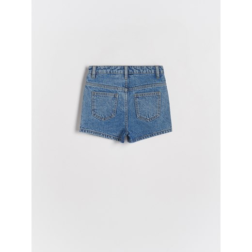 Reserved - Jeansowe szorty z przetarciami - niebieski ze sklepu Reserved w kategorii Spodenki dziewczęce - zdjęcie 171198539