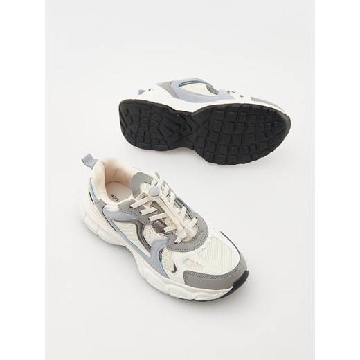 Reserved - Sneakersy na grubej podeszwie - złamana biel ze sklepu Reserved w kategorii Buty sportowe dziecięce - zdjęcie 171198586