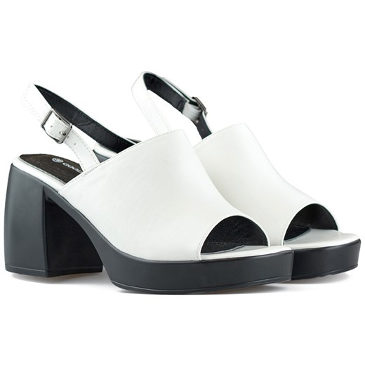 Białe sandały damskie na czarnym słupku ze sklepu ButyModne.pl w kategorii Sandały damskie - zdjęcie 171207429