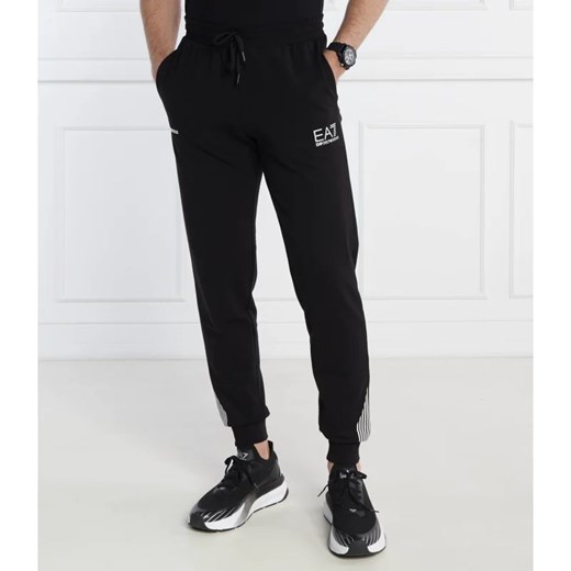 EA7 Spodnie dresowe | Regular Fit ze sklepu Gomez Fashion Store w kategorii Spodnie męskie - zdjęcie 171210316