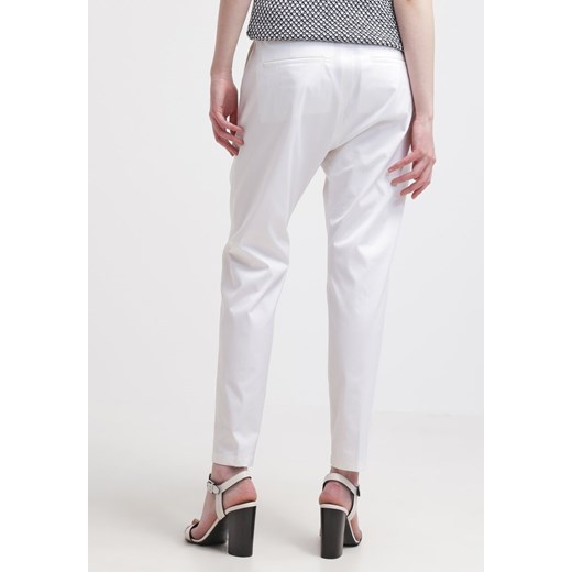 Hope FERRY Spodnie materiałowe nearly white zalando  bawełna