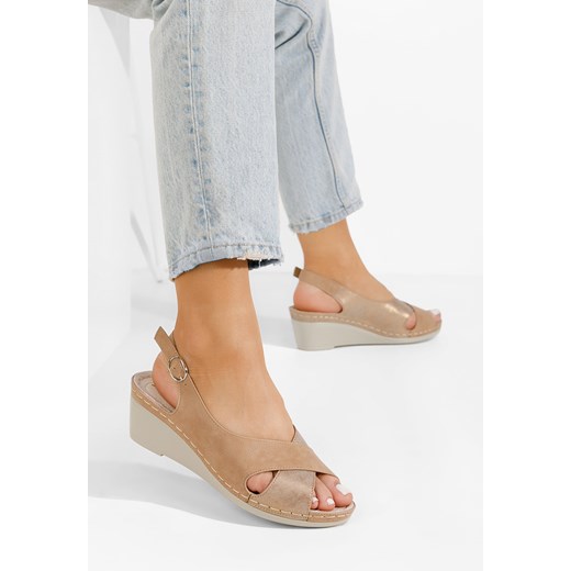 Khaki sandały na koturnie Lutania ze sklepu Zapatos w kategorii Sandały damskie - zdjęcie 171270287
