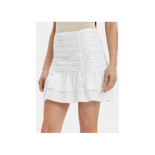 Guess Spódnica mini Zoe W4GD86 WAF10 Biały Flare Fit ze sklepu MODIVO w kategorii Spódnice - zdjęcie 171278567