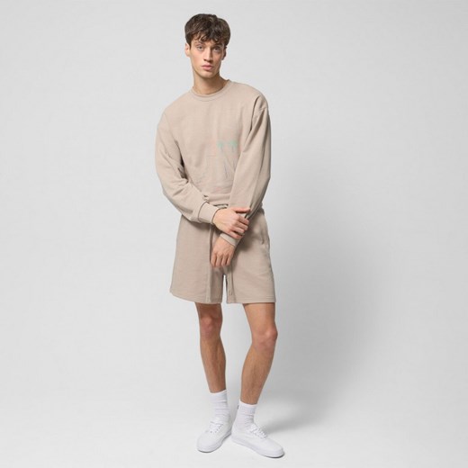 Męska bluza dresowa nierozpinana bez kaptura Outhorn OTHWSS24TSWSM1172 - beżowa ze sklepu Sportstylestory.com w kategorii Bluzy męskie - zdjęcie 171316287