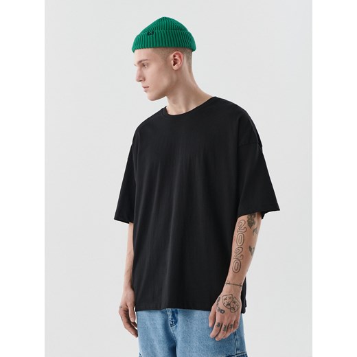 Cropp - Czarny T-shirt oversize - czarny ze sklepu Cropp w kategorii T-shirty męskie - zdjęcie 171317649