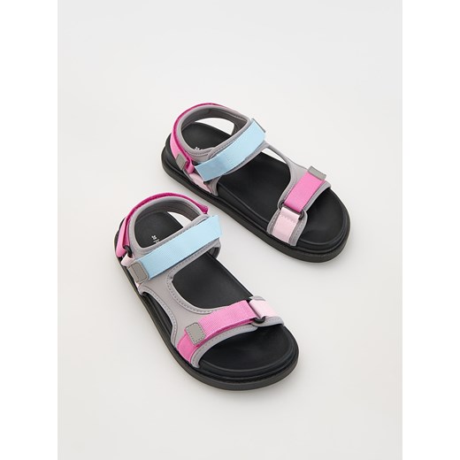 Reserved - Sportowe sandały - wielobarwny ze sklepu Reserved w kategorii Sandały dziecięce - zdjęcie 171317815