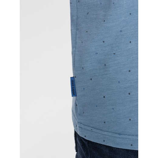 Męski t-shirt fullprint z kolorowymi literami - niebieski denim V4 OM-TSFP-0185 XXL ombre