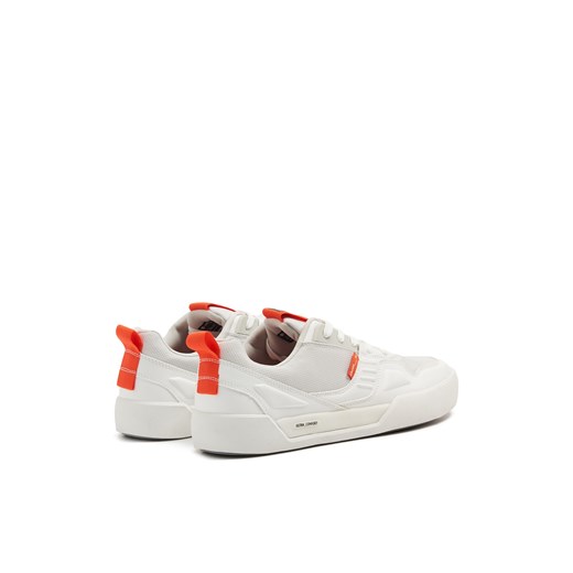 Cropp - Biało-pomarańczowe sneakersy - biały Cropp 46 Cropp