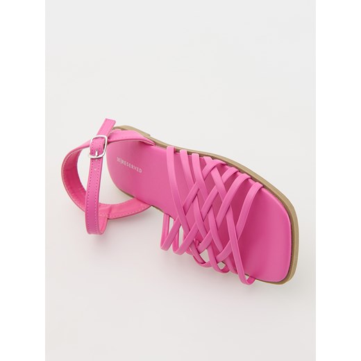 Sandały dziecięce Reserved z klamrą 