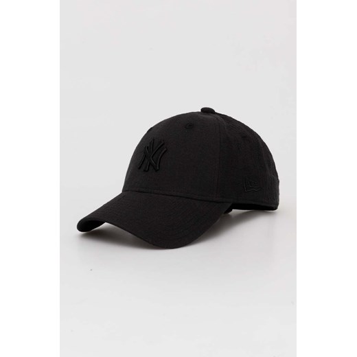 New Era czapka z daszkiem kolor czarny z aplikacją NEW YORK YANKEES ze sklepu PRM w kategorii Czapki z daszkiem damskie - zdjęcie 171374948