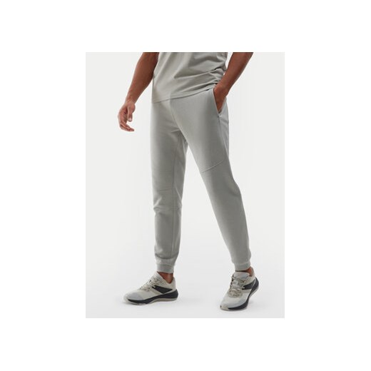 4F Spodnie dresowe 4FWSS24TTROM645 Szary Regular Fit ze sklepu MODIVO w kategorii Spodnie męskie - zdjęcie 171376725