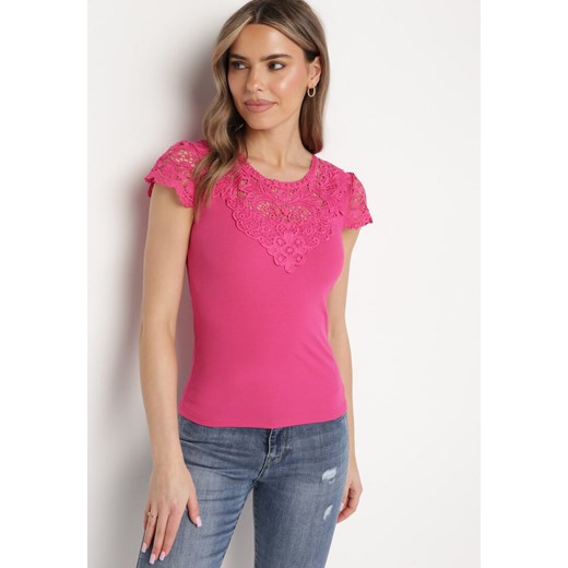 Fuksjowy Prążkowany T-shirt z Koronkową Wstawką Glilama ze sklepu Born2be Odzież w kategorii Bluzki damskie - zdjęcie 171437086