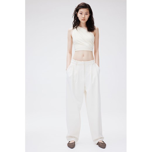 H & M - Krótki top na jedno ramię - Biały ze sklepu H&M w kategorii Bluzki damskie - zdjęcie 171447968