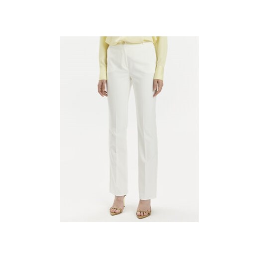 Rinascimento Spodnie materiałowe CFC0118270003 Biały Regular Fit ze sklepu MODIVO w kategorii Spodnie damskie - zdjęcie 171455726