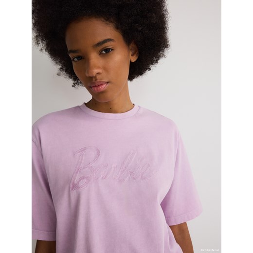 Reserved - T-shirt z haftem Barbie™ - różowy Reserved L Reserved