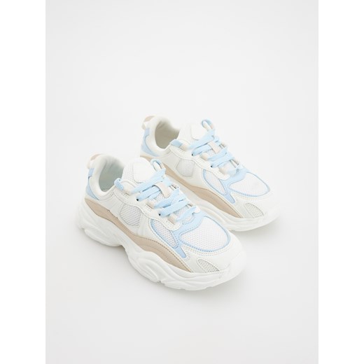 Reserved - Sneakersy z kolorowymi detalami - biały ze sklepu Reserved w kategorii Buty sportowe dziecięce - zdjęcie 171476228