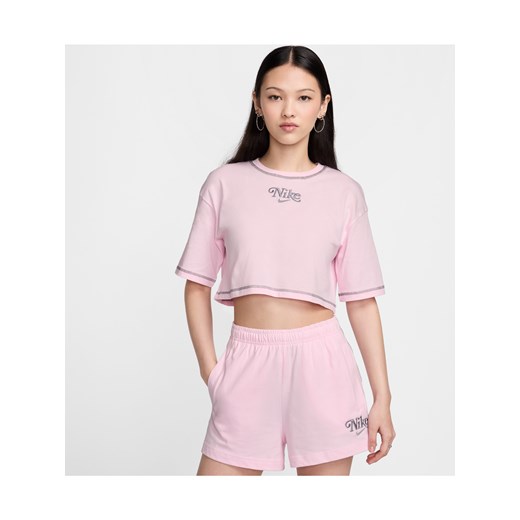T-shirt damski o krótkim kroju Nike Sportswear - Różowy ze sklepu Nike poland w kategorii Bluzki damskie - zdjęcie 171502325