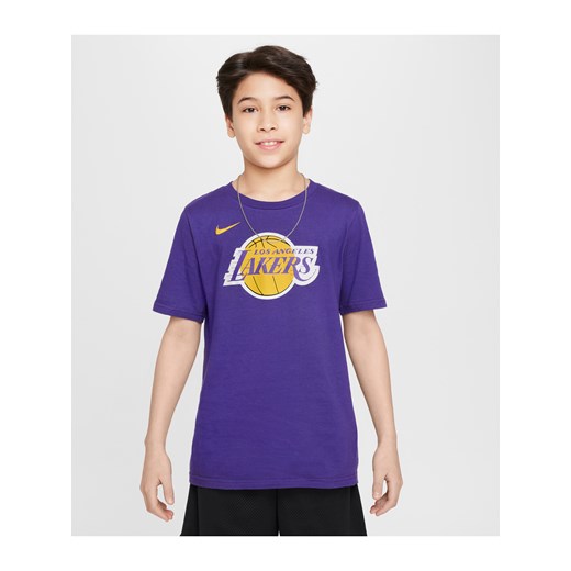 T-shirt z logo dla dużych dzieci (chłopców) Nike NBA Los Angeles Lakers Essential - Fiolet ze sklepu Nike poland w kategorii T-shirty chłopięce - zdjęcie 171502365