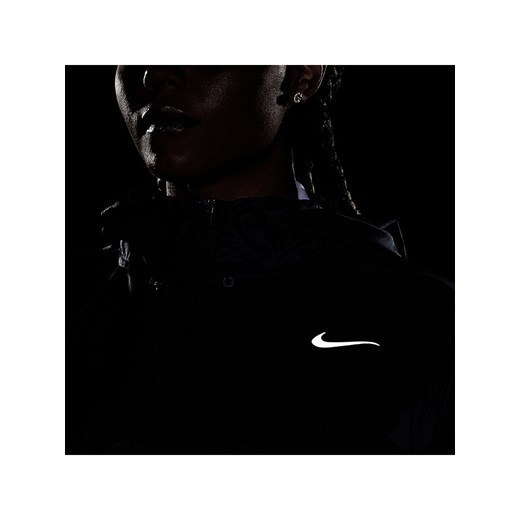 Kurtka damska Nike bez kaptura na jesień krótka 