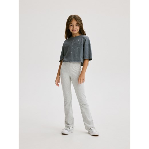 Reserved - Bawełniane spodnie flare - jasnoszary ze sklepu Reserved w kategorii Spodnie dziewczęce - zdjęcie 171518229