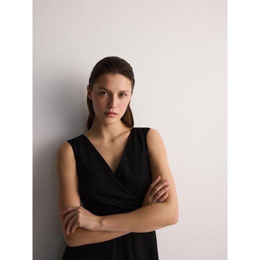 Sukienka Reserved prosta mini w serek