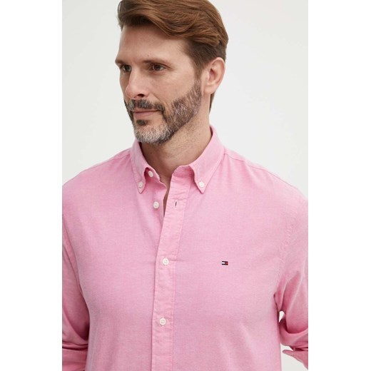 Tommy Hilfiger koszula męska kolor różowy regular z kołnierzykiem button-down MW0MW29968 ze sklepu ANSWEAR.com w kategorii Koszule męskie - zdjęcie 171535207
