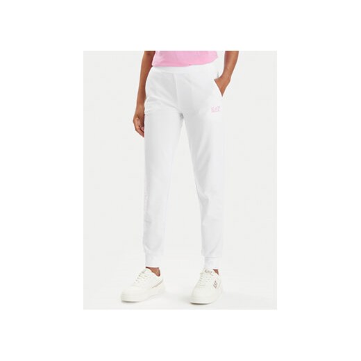 EA7 Emporio Armani Spodnie dresowe 8NTP85 TJTXZ 0100 Biały Regular Fit ze sklepu MODIVO w kategorii Spodnie damskie - zdjęcie 171540199