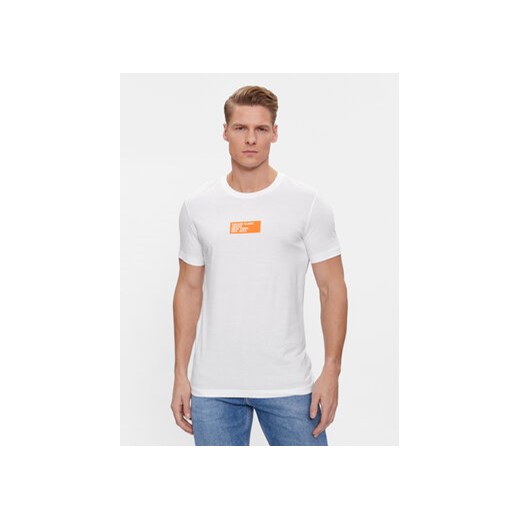 Calvin Klein Jeans T-Shirt Small Center Box J30J324027 Biały Regular Fit ze sklepu MODIVO w kategorii T-shirty męskie - zdjęcie 171540257