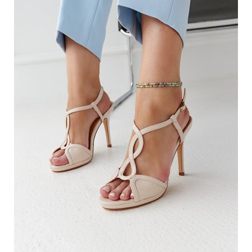 Beżowe lakierowane sandały na szpilce Vappu ze sklepu gemre w kategorii Sandały damskie - zdjęcie 171541338