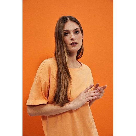 Pomarańczowy gładki t-shirt damski ze sklepu 5.10.15 w kategorii Bluzki damskie - zdjęcie 171553455