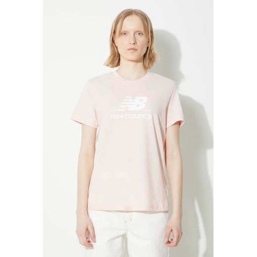 New Balance t-shirt bawełniany Sport Essentials damski kolor różowy WT41502OUK ze sklepu PRM w kategorii Bluzki damskie - zdjęcie 171560506