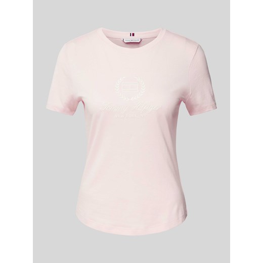T-shirt o kroju slim fit z wyhaftowanym logo ze sklepu Peek&Cloppenburg  w kategorii Bluzki damskie - zdjęcie 171561426