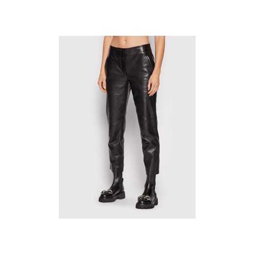 KARL LAGERFELD Spodnie skórzane 216W1901 Czarny Slim Fit ze sklepu MODIVO w kategorii Spodnie damskie - zdjęcie 171566415