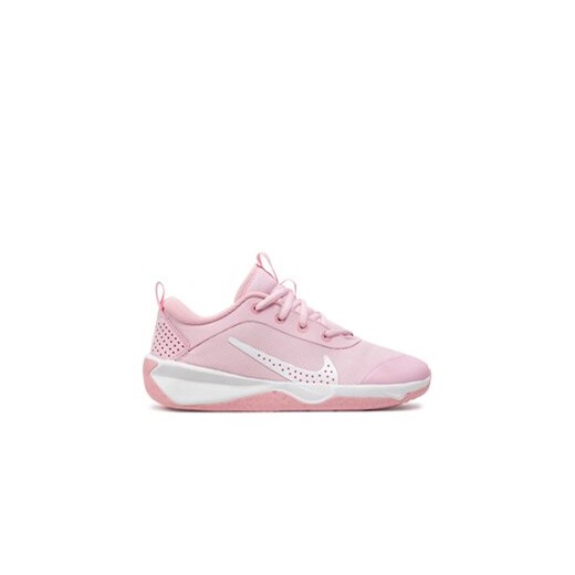 Nike Buty Omni Multi-Court (GS) DM9027 600 Różowy ze sklepu MODIVO w kategorii Buty sportowe damskie - zdjęcie 171568136