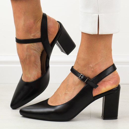 Czarne sandały damskie na słupku z zakrytymi palcami Sergio Leone sk44 ze sklepu suzana.pl w kategorii Czółenka - zdjęcie 171569078