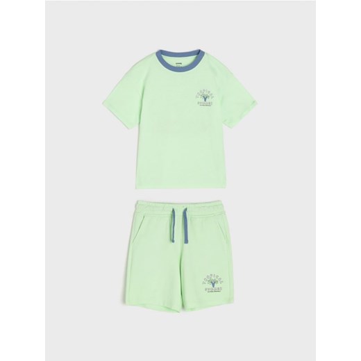 Sinsay - Komplet: koszulka i szorty - zielony ze sklepu Sinsay w kategorii Komplety chłopięce - zdjęcie 171571168