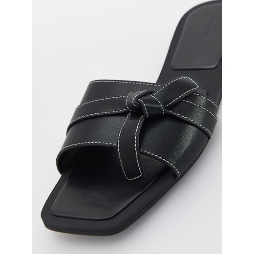 Klapki damskie Reserved skórzane casual płaskie 