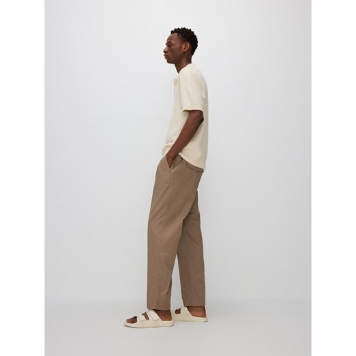 Reserved - Bawełniane spodnie slim - brązowy ze sklepu Reserved w kategorii Spodnie męskie - zdjęcie 171580625
