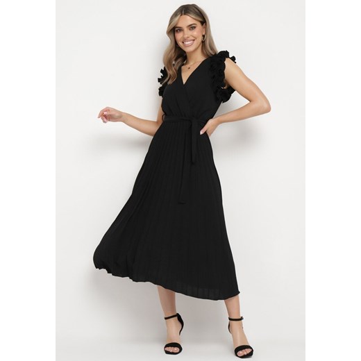Czarna Sukienka Pienea ze sklepu Born2be Odzież w kategorii Sukienki - zdjęcie 171583039