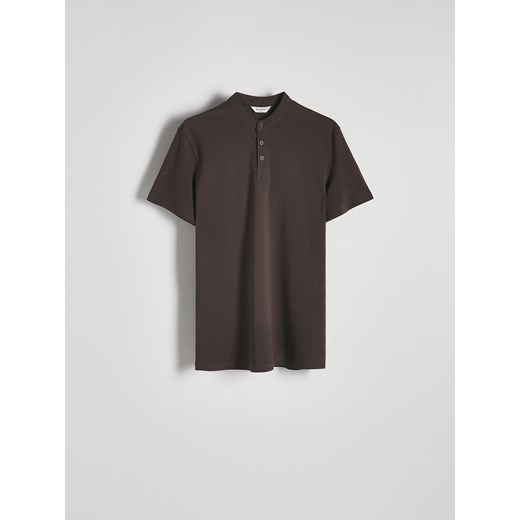 Reserved - Koszulka polo ze stójką - ciemnobrązowy ze sklepu Reserved w kategorii T-shirty męskie - zdjęcie 171588026