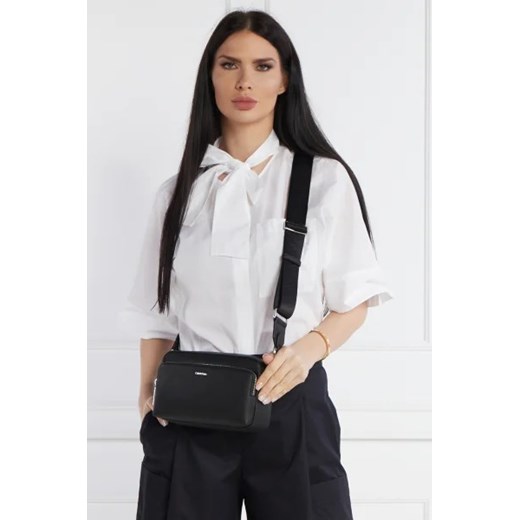 Listonoszka Calvin Klein czarna 