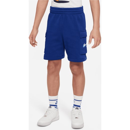 Spodenki z dzianiny dla dużych dzieci (chłopców) Nike Sportswear Standard Issue - Niebieski ze sklepu Nike poland w kategorii Spodenki chłopięce - zdjęcie 171703358