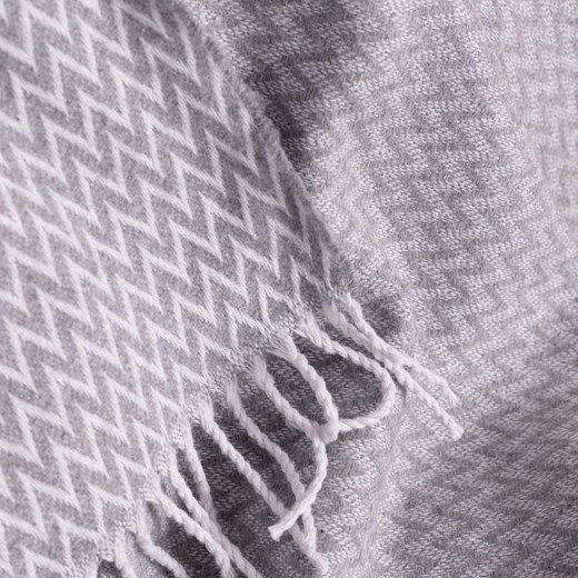 Pled Ibiza 140x200cm grey chevron Dekoria One Size dekoria.pl