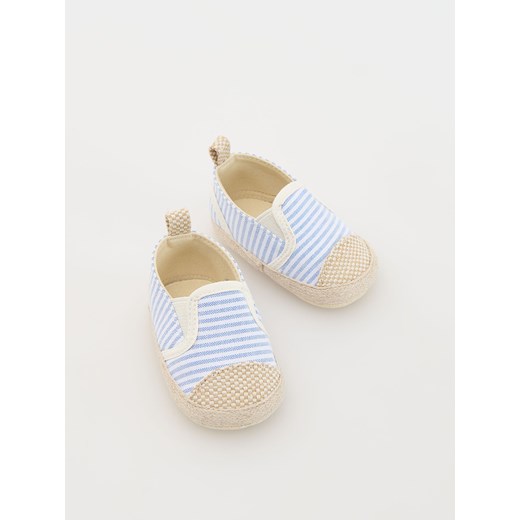 Reserved - Bawełniane trampki slip on - jasnoniebieski ze sklepu Reserved w kategorii Buciki niemowlęce - zdjęcie 171933737