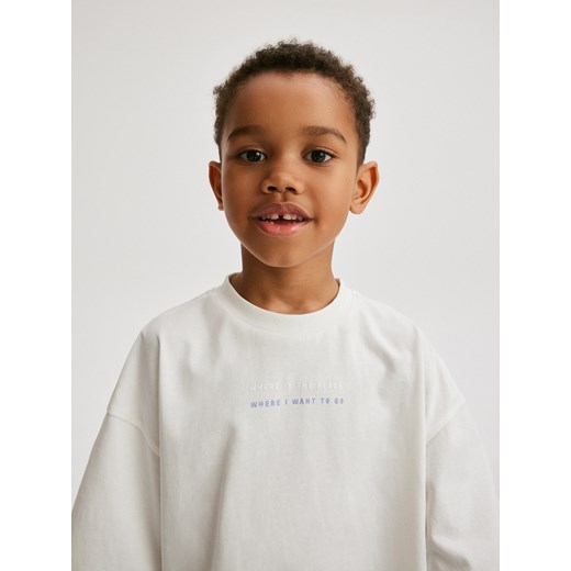 Reserved - T-shirt oversize z nadrukiem - złamana biel ze sklepu Reserved w kategorii T-shirty chłopięce - zdjęcie 171960789